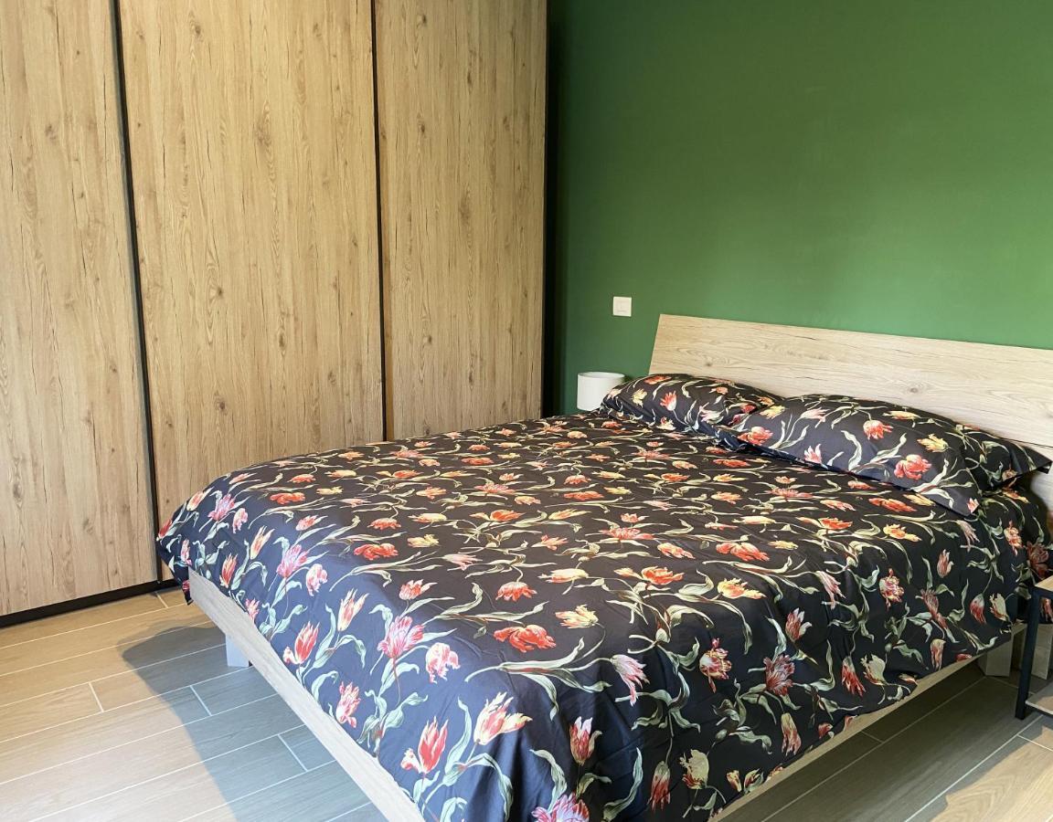 Casa Di Laura Mono E Bilo Di Fronte Ospedale San Raffaele Apartment Segrate Luaran gambar